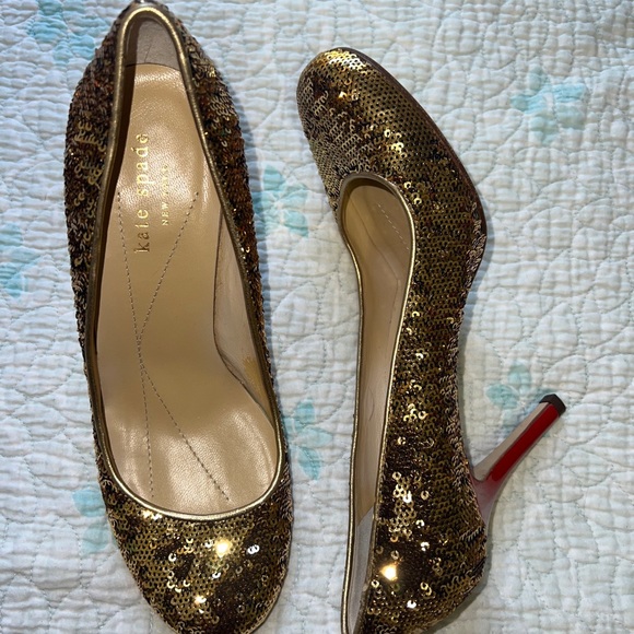 KATE SPADE KAROLINA Size 6 B Gold Sequin Red Heel Pumps Shoes - Picture 8 of 10